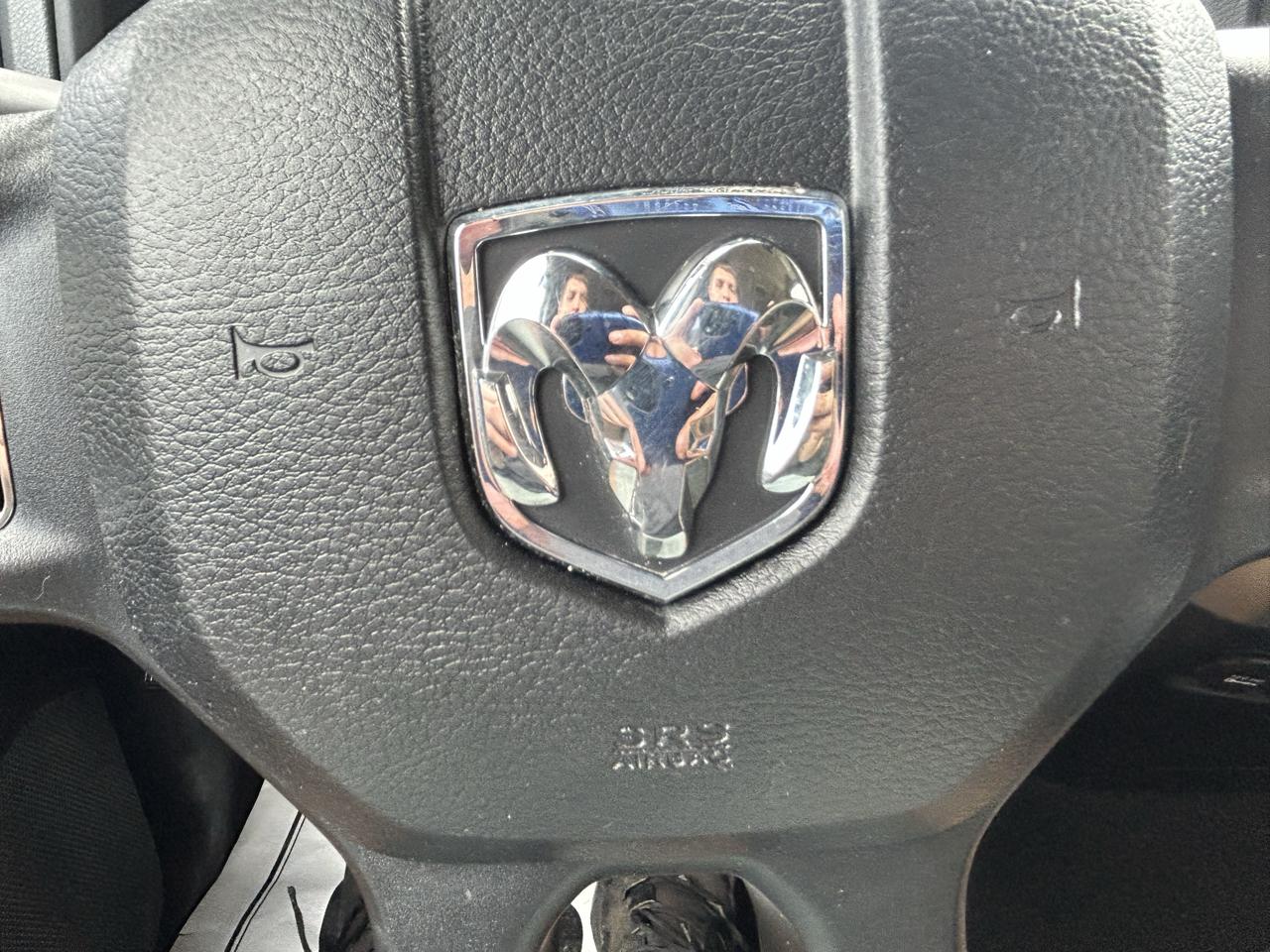 RAM 1500 4WD Quad Cab 140.5" SLT 2015