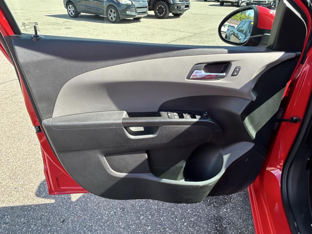 Chevrolet Sonic 5dr HB Auto LTZ 2015