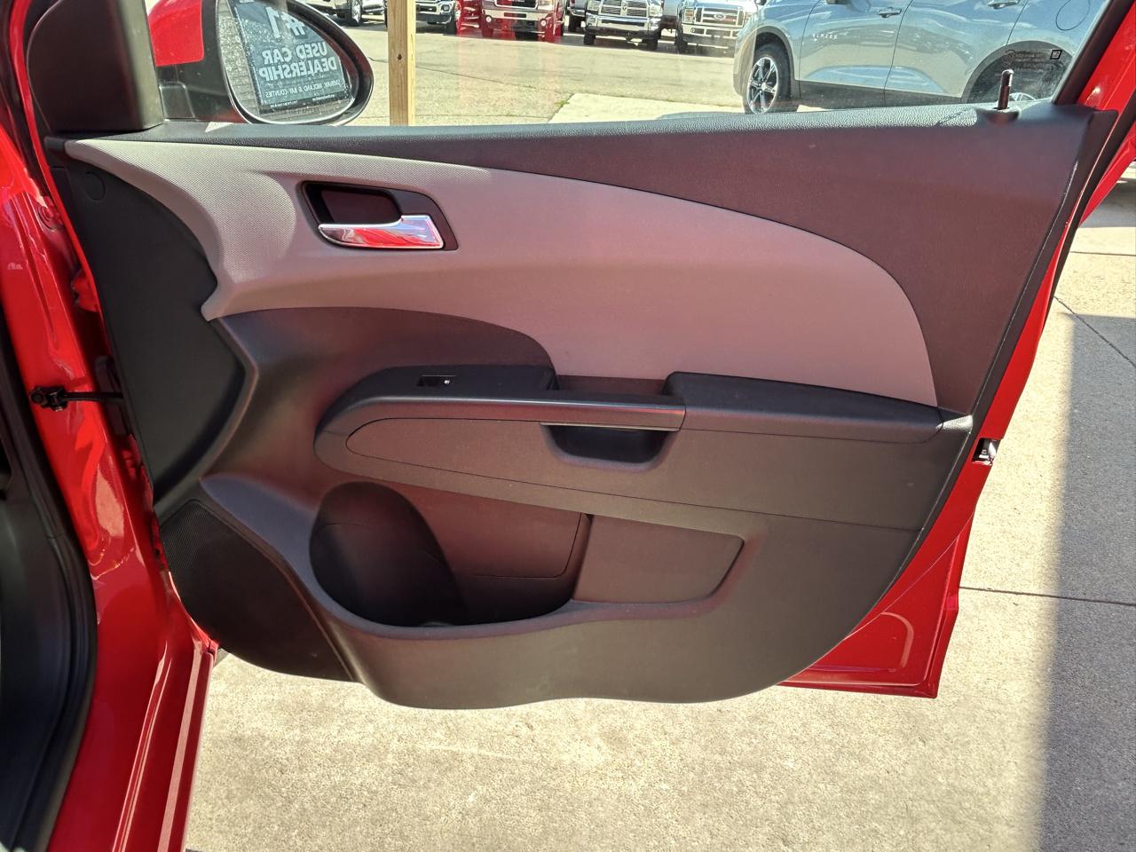 Chevrolet Sonic 5dr HB Auto LTZ 2015