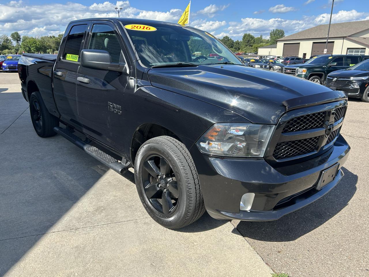 RAM 1500 4WD Quad Cab 140.5" Tradesman 2016