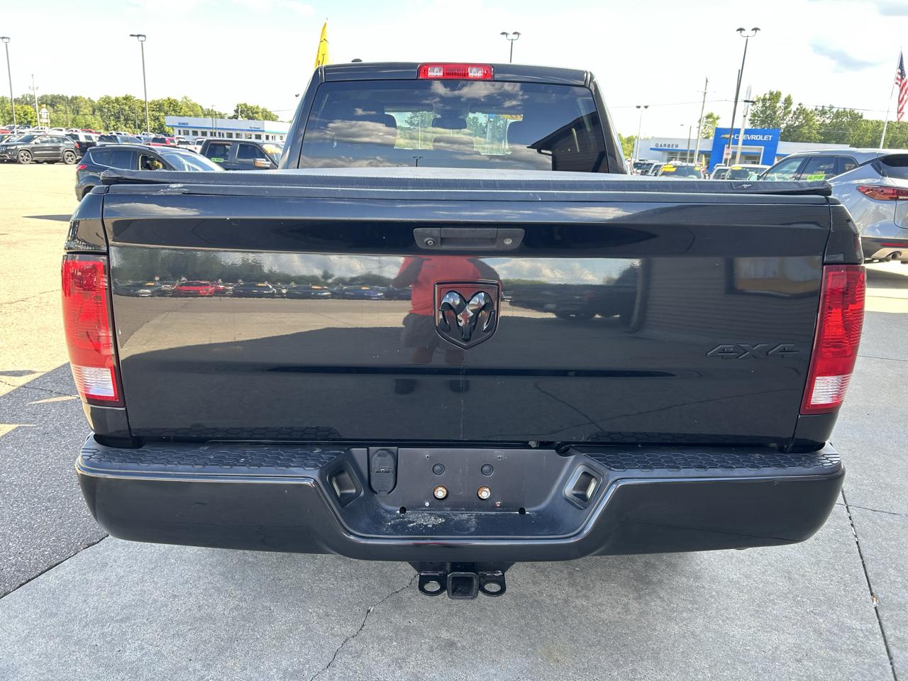 RAM 1500 4WD Quad Cab 140.5" Tradesman 2016