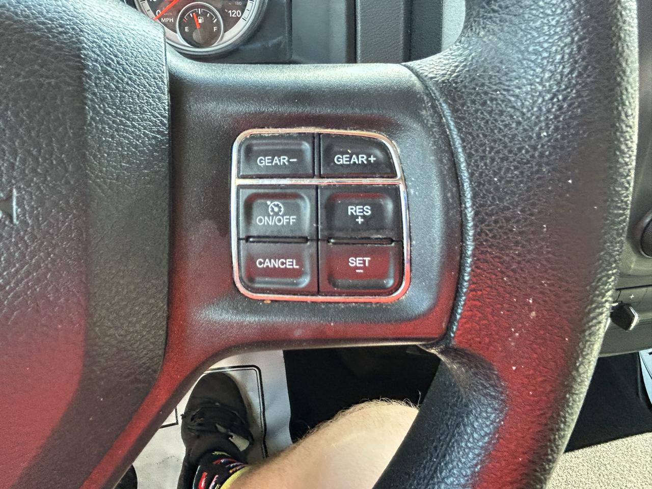 RAM 1500 4WD Quad Cab 140.5" Tradesman 2016