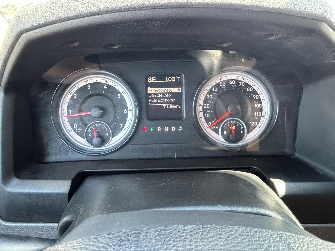 RAM 1500 4WD Quad Cab 140.5" Tradesman 2016