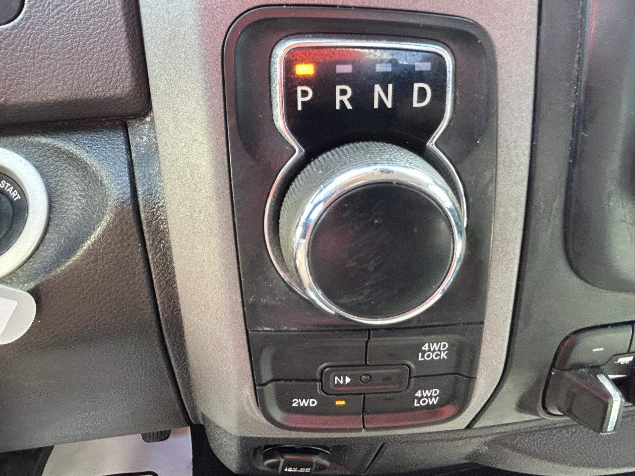 RAM 1500 4WD Quad Cab 140.5" Tradesman 2016
