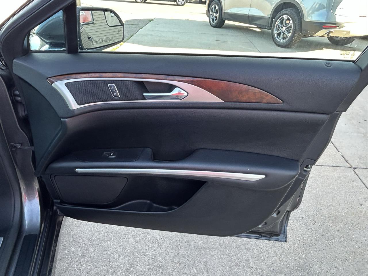 Lincoln MKZ 4dr Sdn FWD 2015