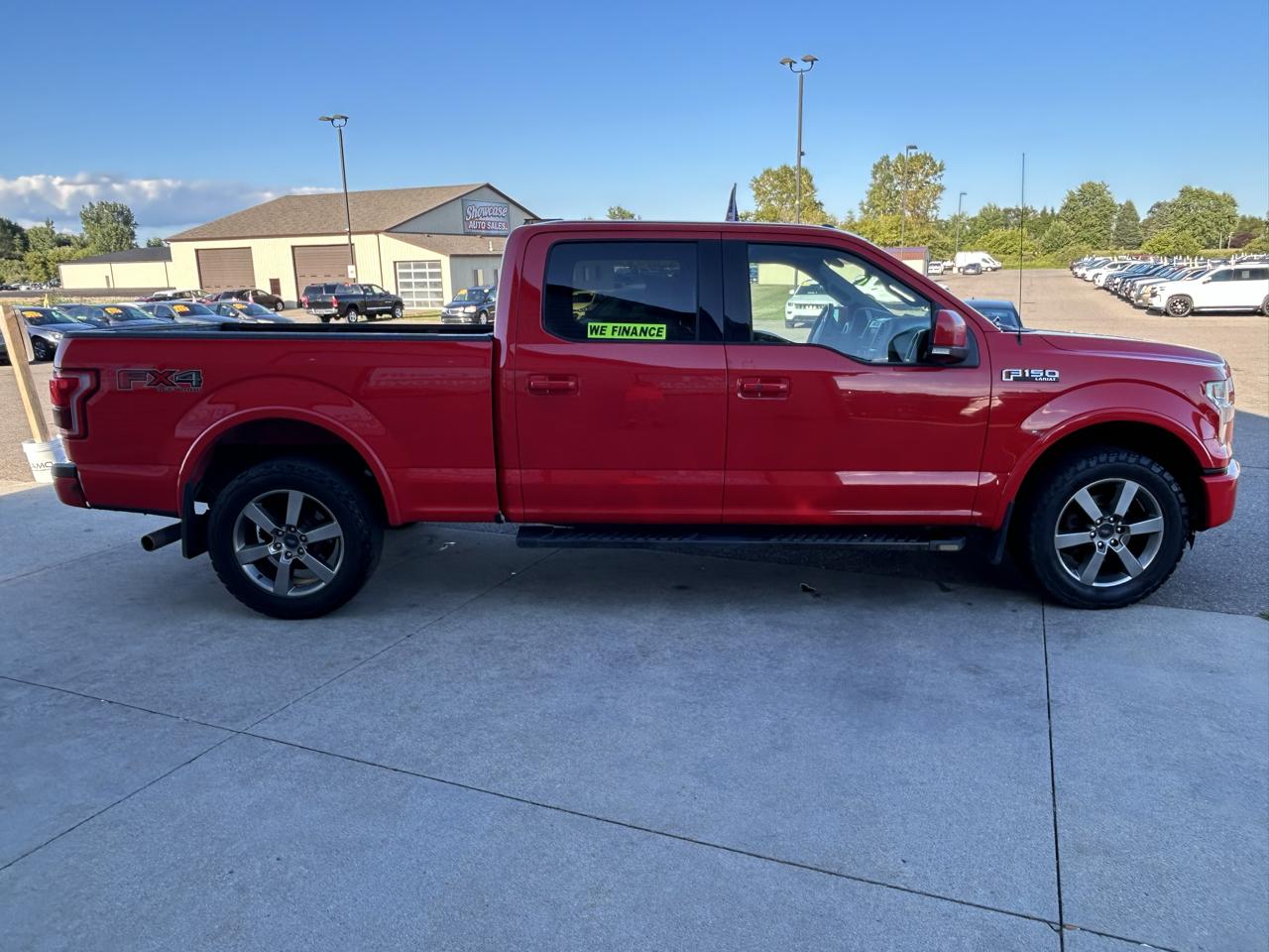 Ford F-150 4WD SuperCrew 157" Lariat w/HD Payload Pkg 2015