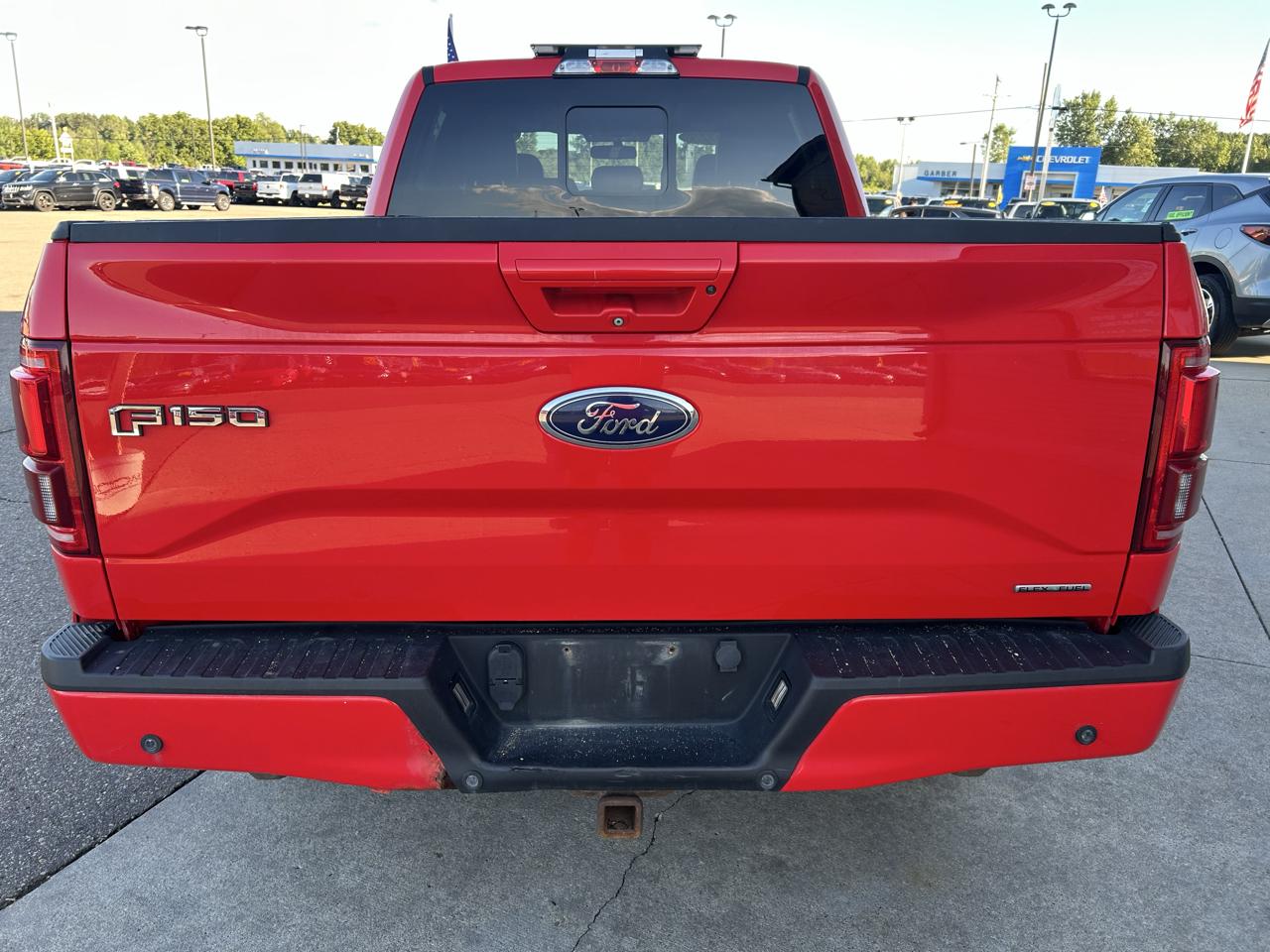 Ford F-150 4WD SuperCrew 157" Lariat w/HD Payload Pkg 2015