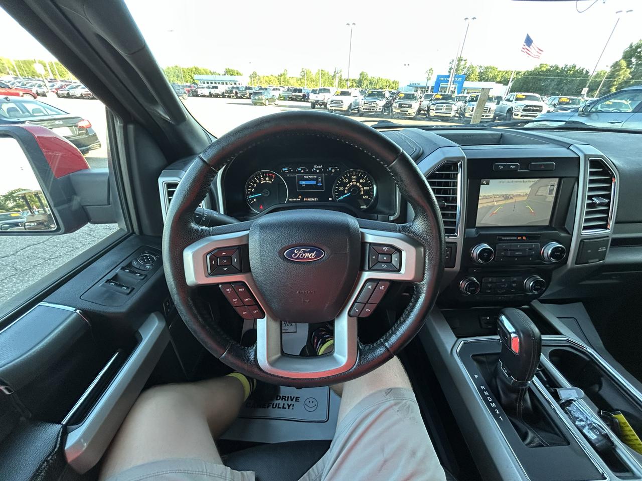 Ford F-150 4WD SuperCrew 157" Lariat w/HD Payload Pkg 2015