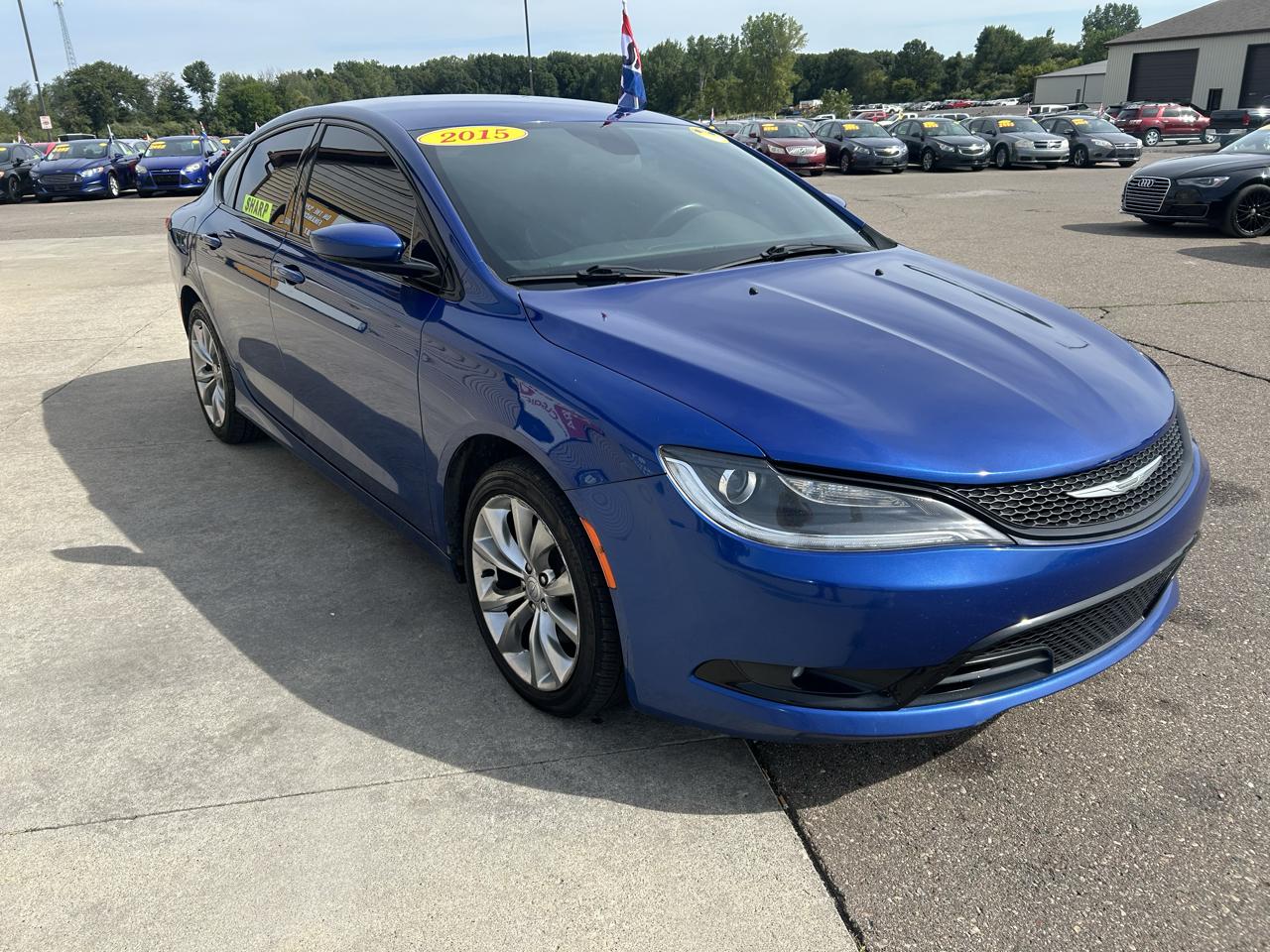 Chrysler 200 4dr Sdn S FWD 2015