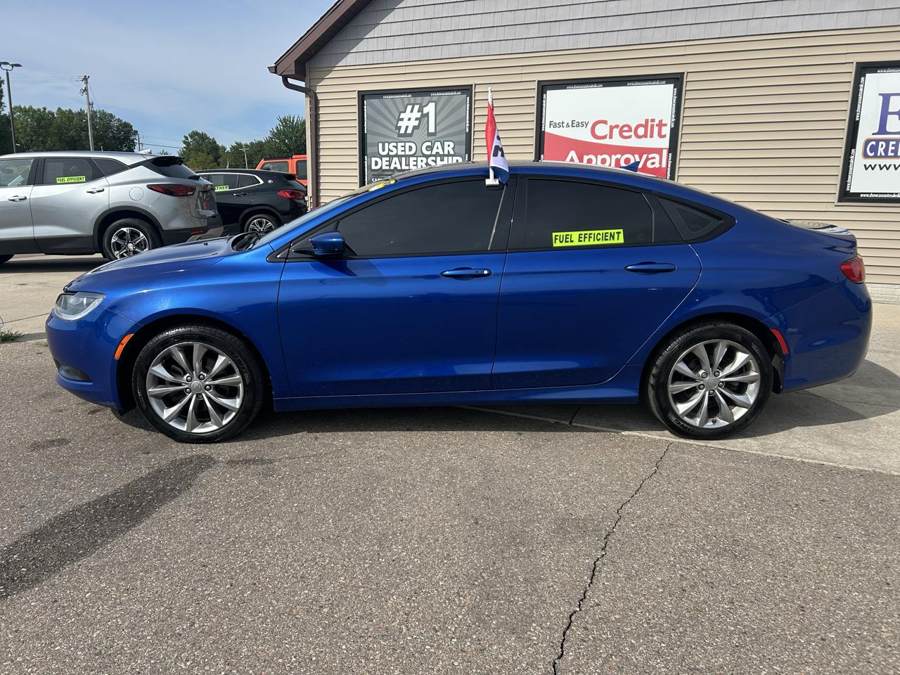 Chrysler 200 4dr Sdn S FWD 2015