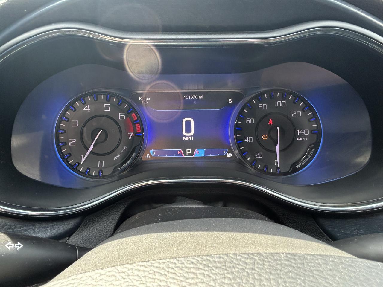 Chrysler 200 4dr Sdn S FWD 2015