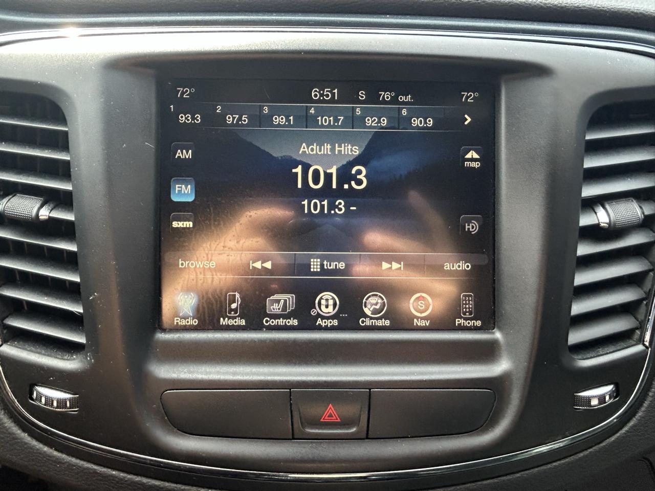 Chrysler 200 4dr Sdn S FWD 2015