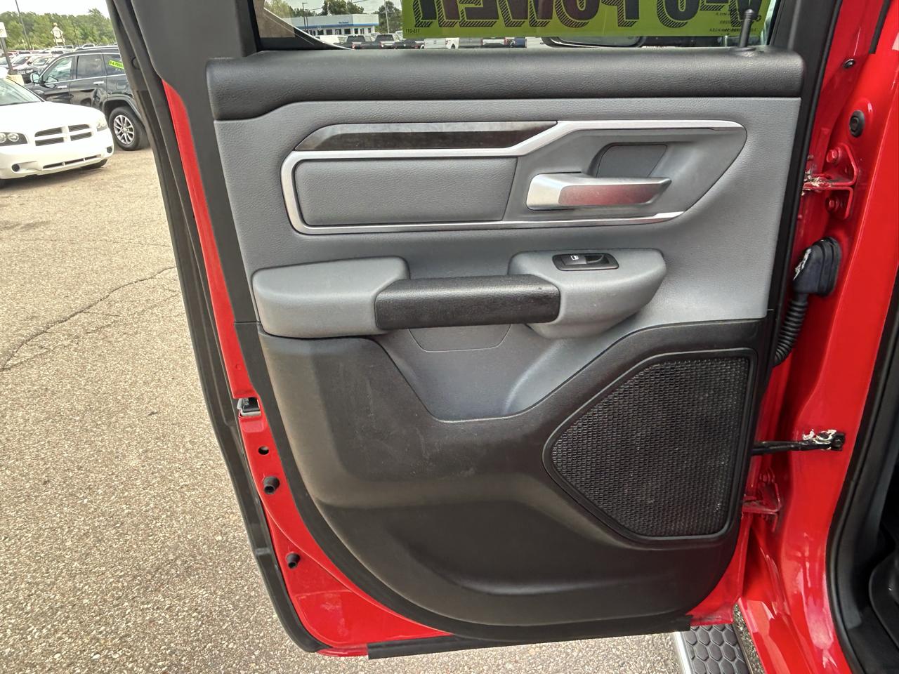 RAM 1500 Big Horn 4x4 Quad Cab 6'4" Box 2020