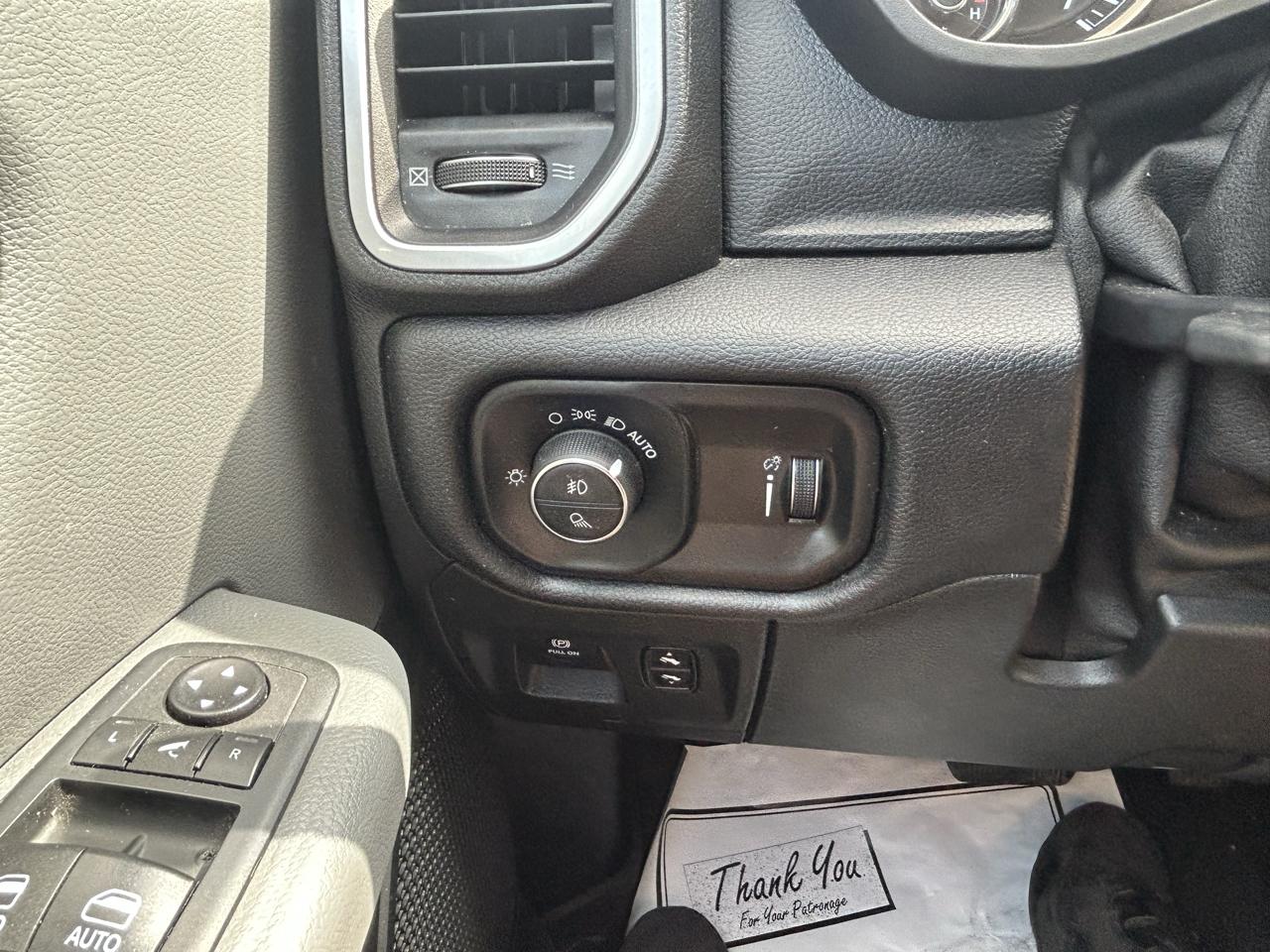 RAM 1500 Big Horn 4x4 Quad Cab 6'4" Box 2020