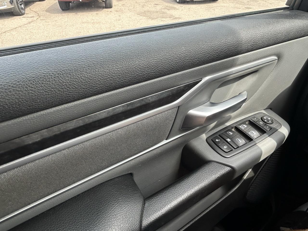RAM 1500 Big Horn 4x4 Quad Cab 6'4" Box 2020