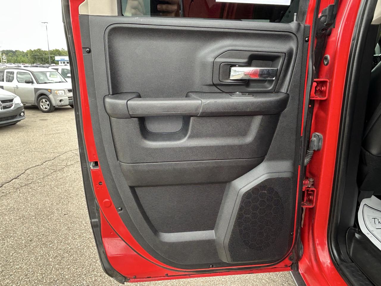 RAM 1500 4WD Quad Cab 140.5" Sport 2016