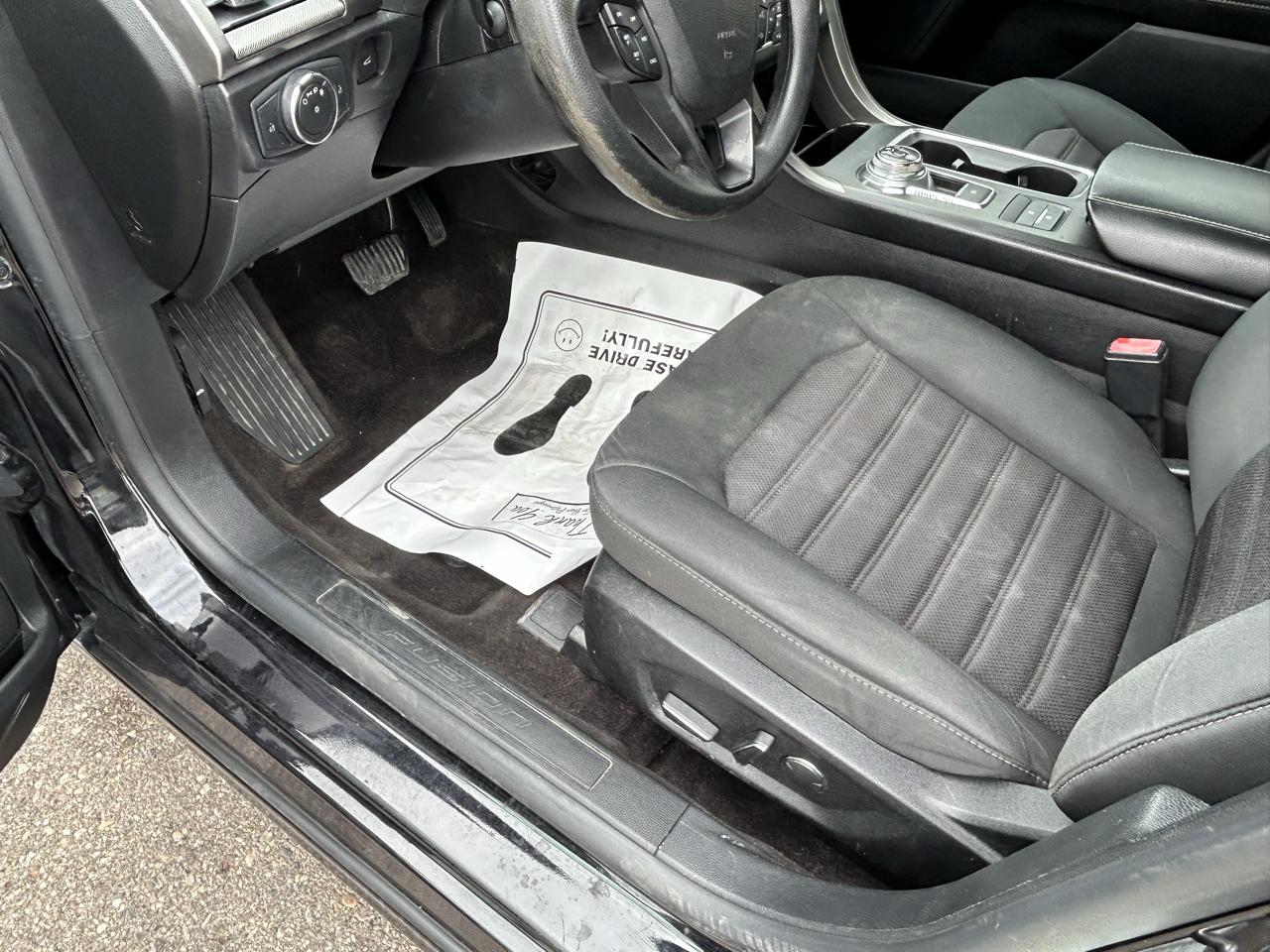 Ford Fusion SE FWD 2020