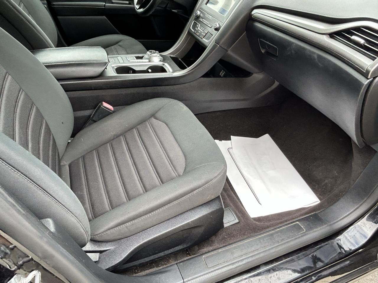 Ford Fusion SE FWD 2020