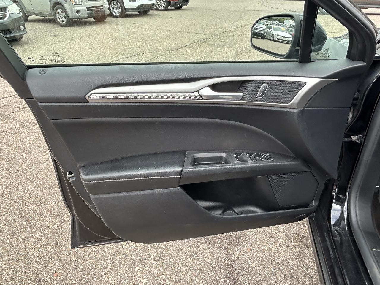 Ford Fusion SE FWD 2020