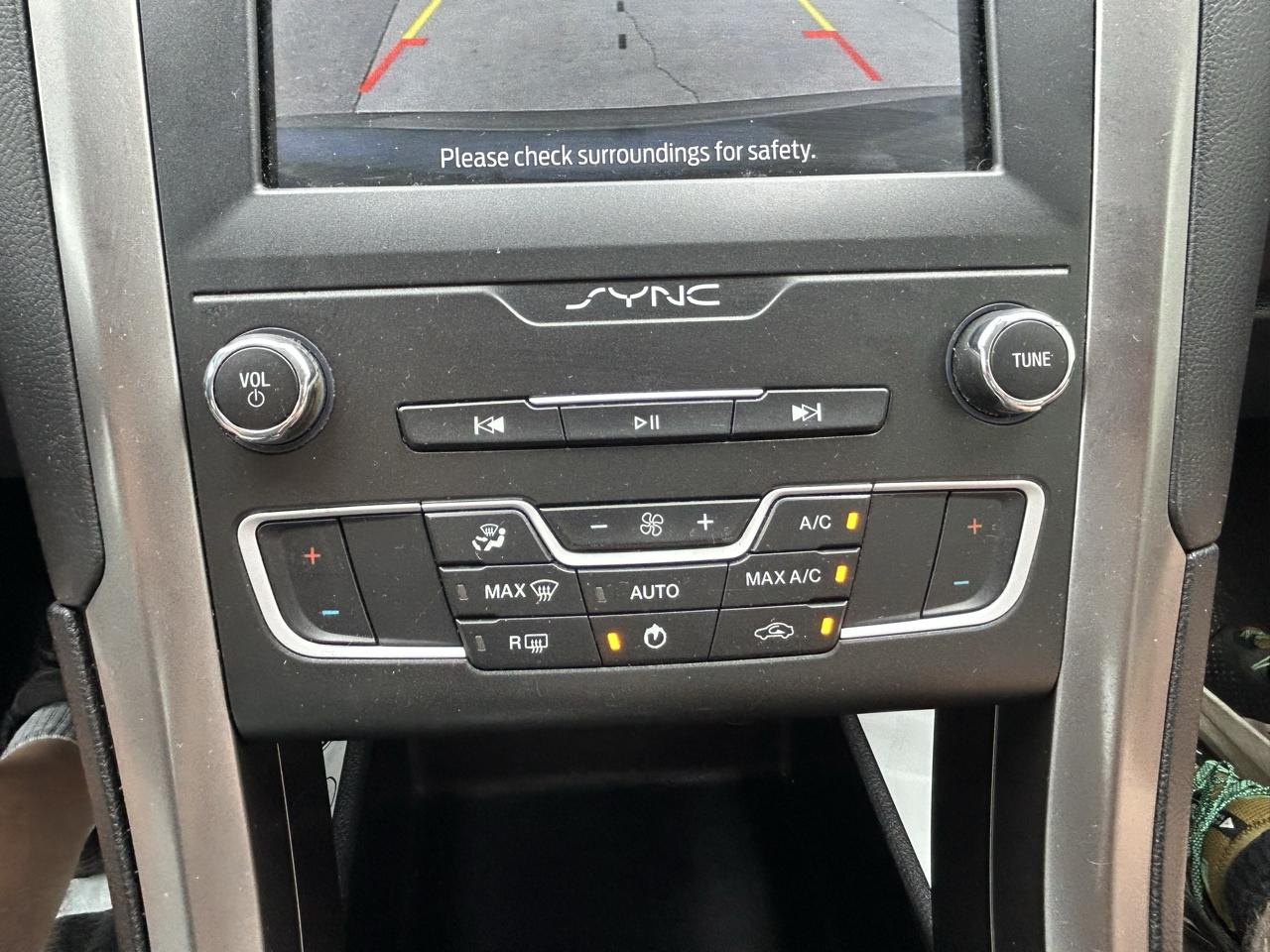 Ford Fusion SE FWD 2020