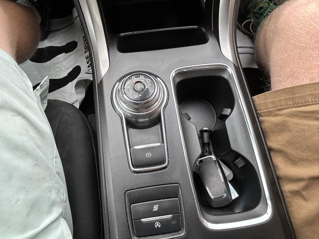Ford Fusion SE FWD 2020