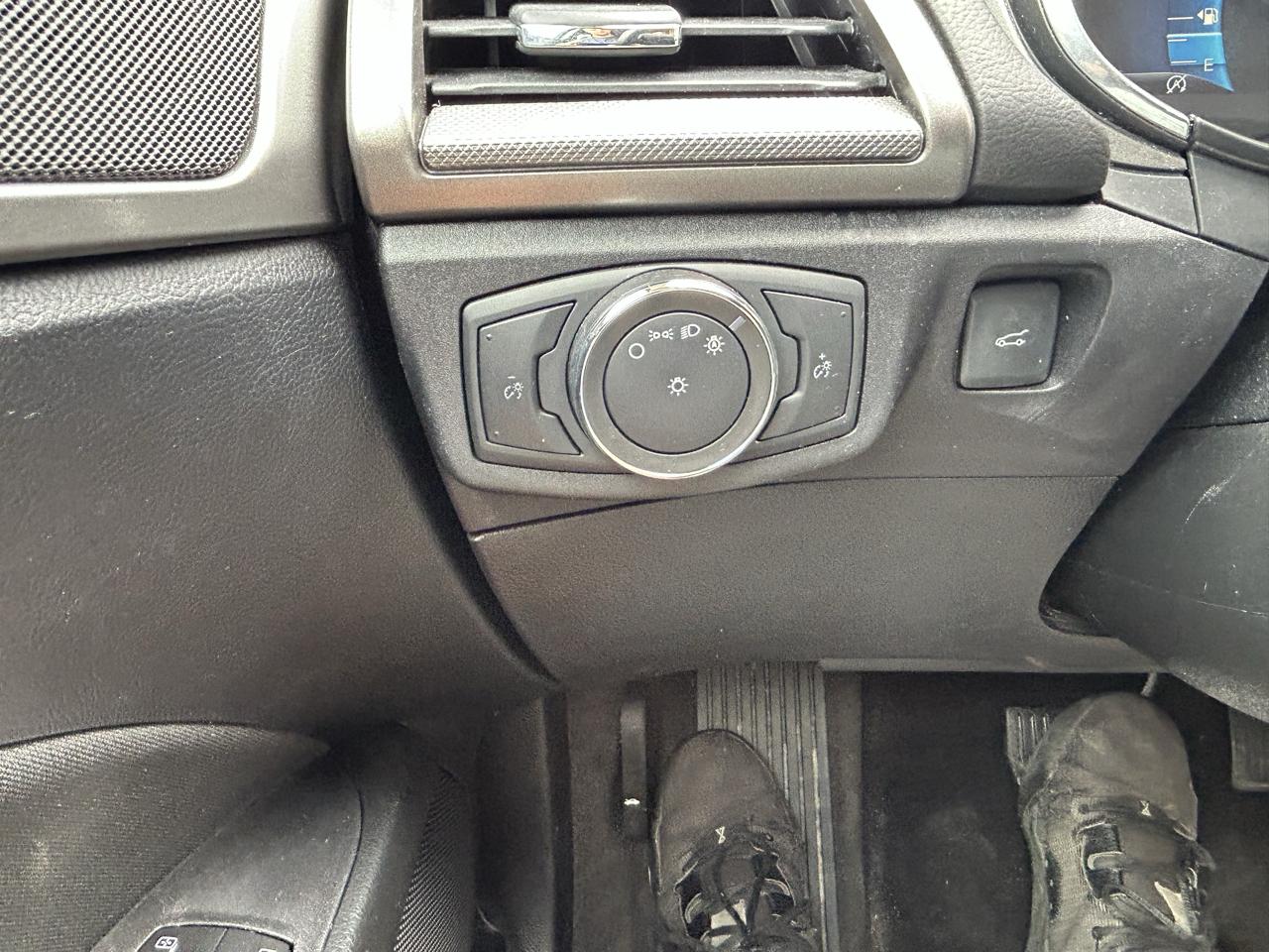 Ford Fusion SE FWD 2020