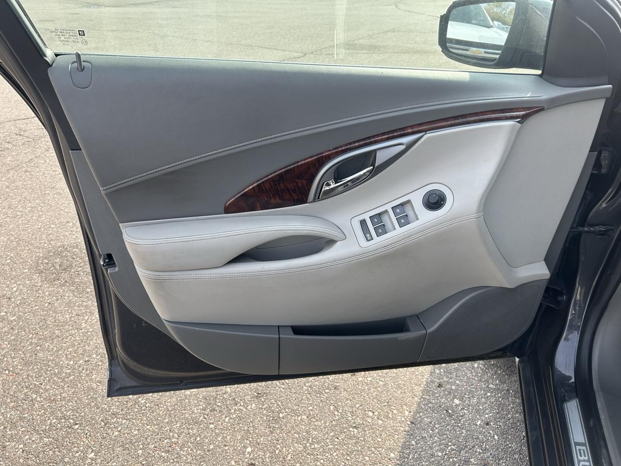 Buick LaCrosse 4dr Sdn Base FWD 2013