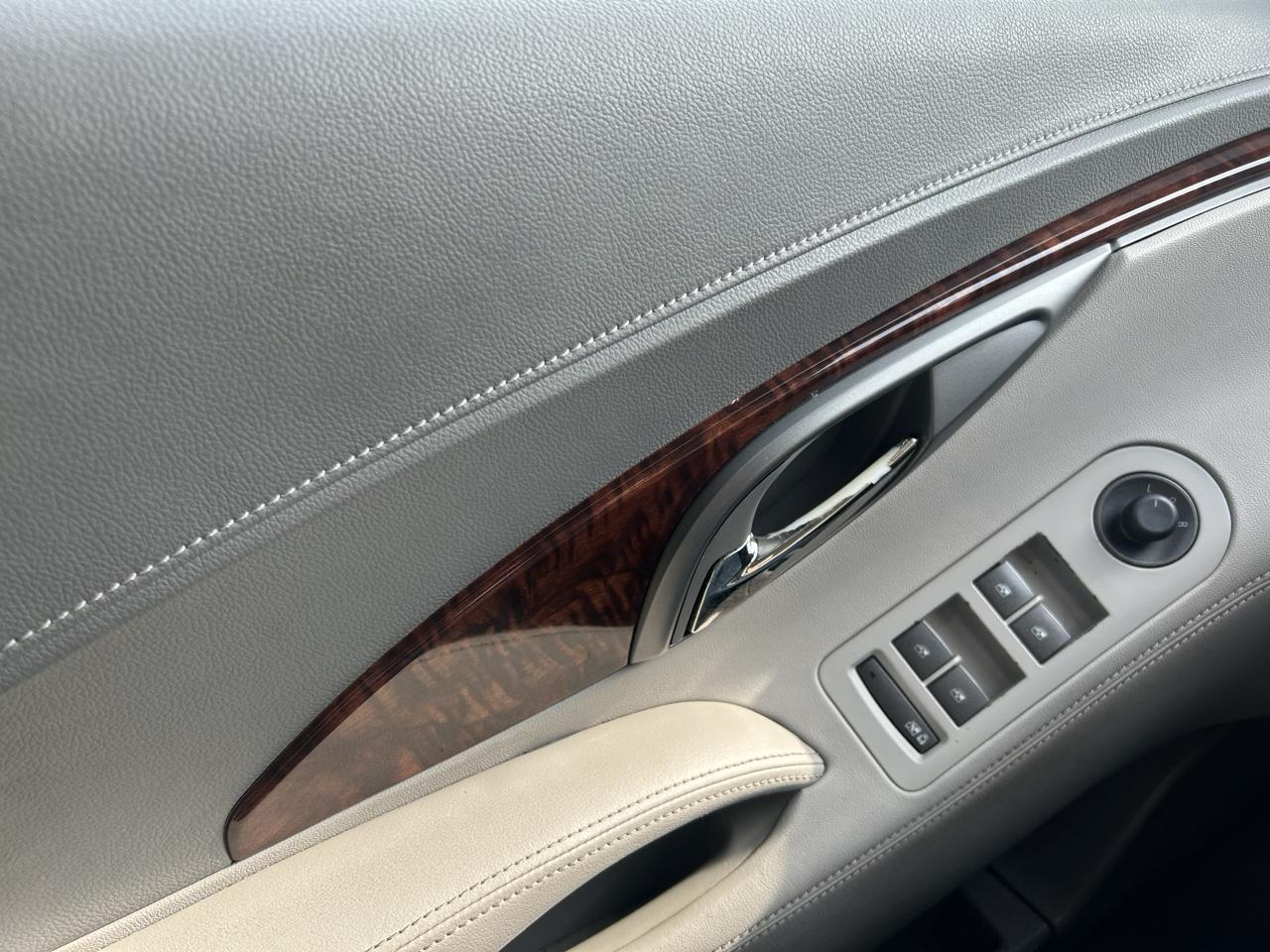 Buick LaCrosse 4dr Sdn Base FWD 2013