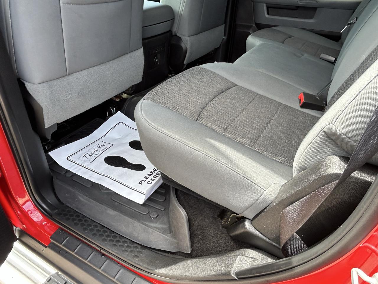 RAM 1500 4WD Crew Cab 140.5" Big Horn 2014