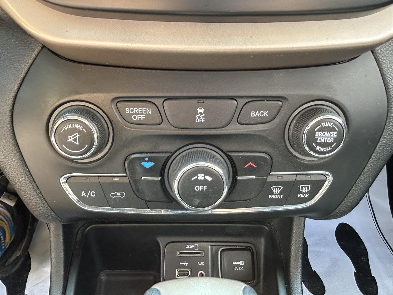 Jeep Cherokee Latitude FWD 2017