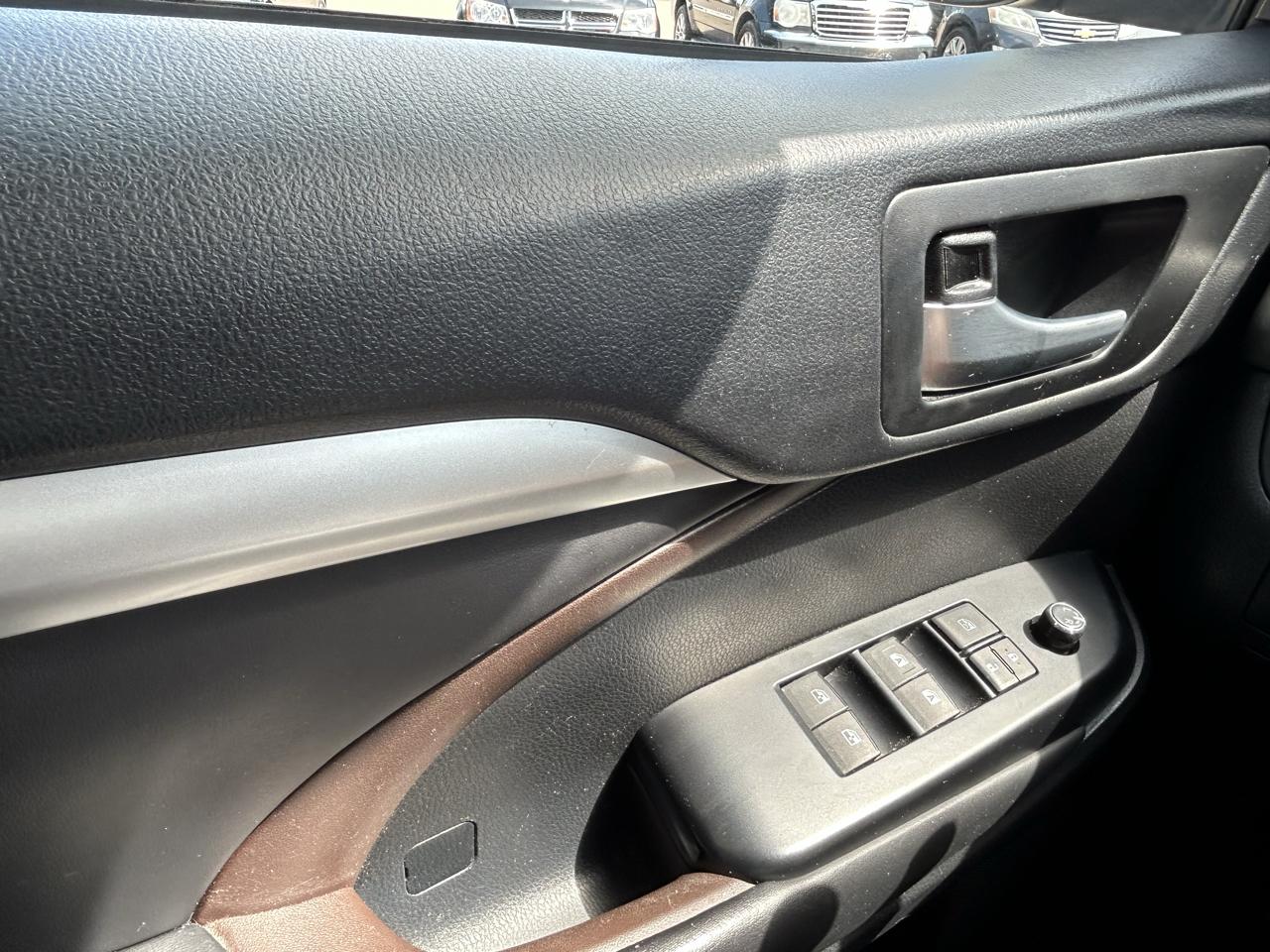 Toyota Highlander XLE V6 AWD (Natl) 2018