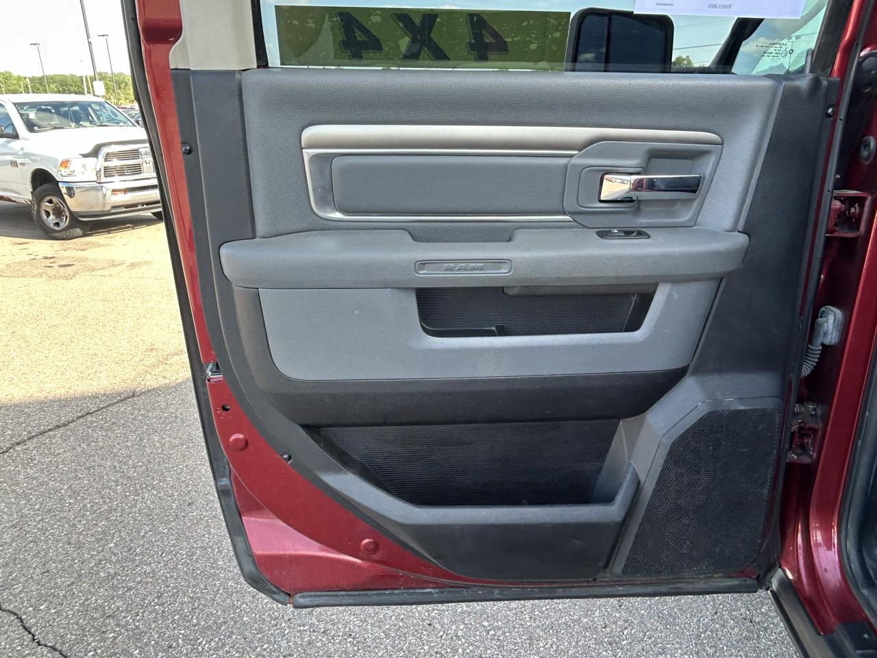 RAM 2500 4WD Crew Cab 149" SLT 2014
