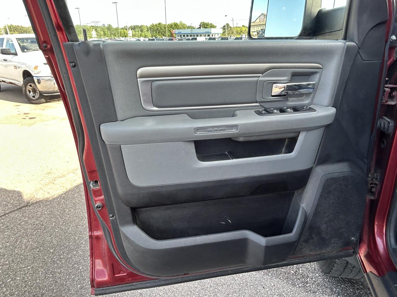 RAM 2500 4WD Crew Cab 149" SLT 2014