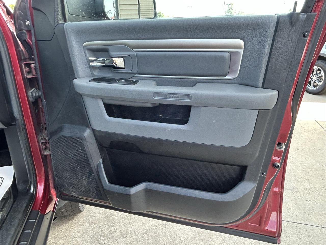 RAM 2500 4WD Crew Cab 149" SLT 2014