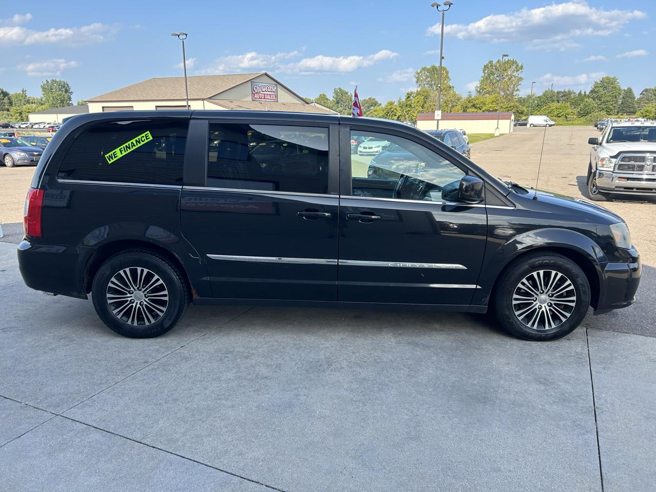 Chrysler Town & Country 4dr Wgn S 2014
