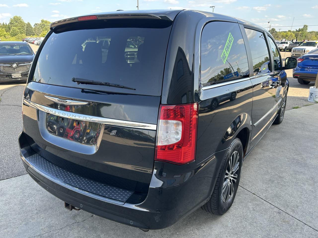 Chrysler Town & Country 4dr Wgn S 2014