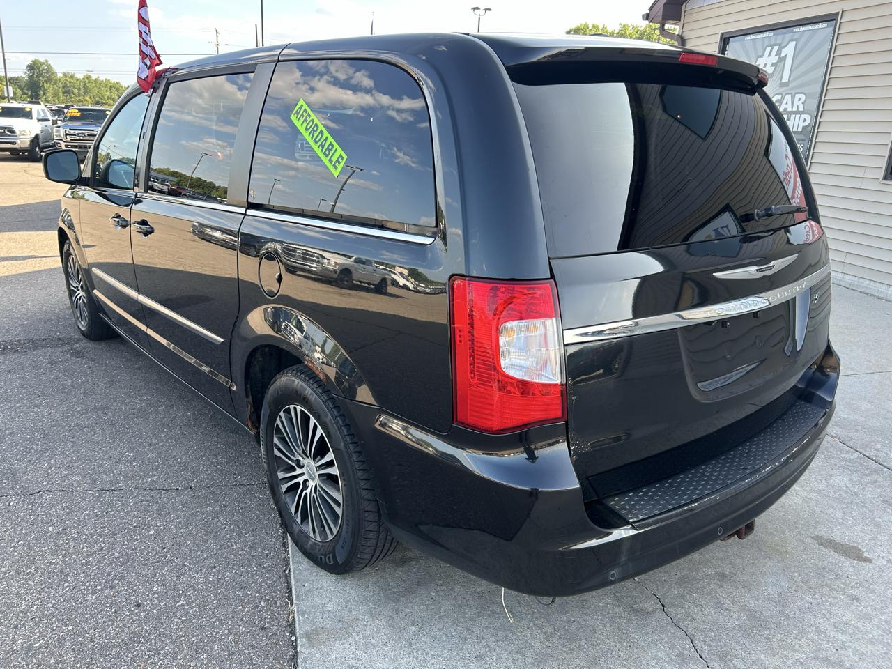 Chrysler Town & Country 4dr Wgn S 2014