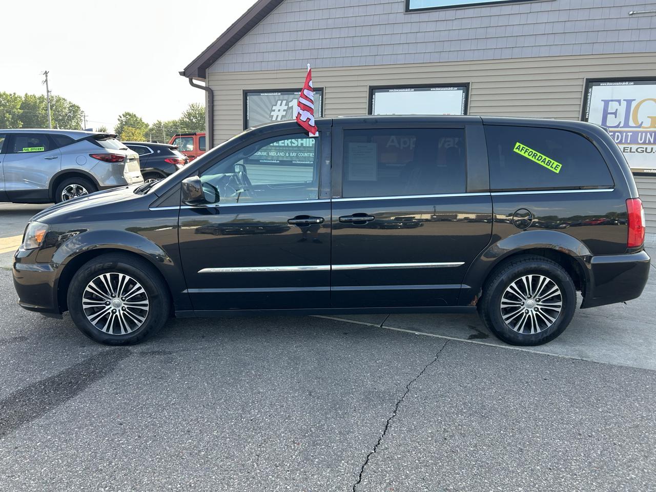 Chrysler Town & Country 4dr Wgn S 2014
