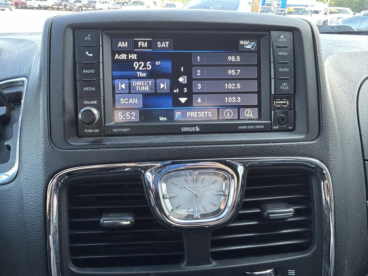 Chrysler Town & Country 4dr Wgn S 2014