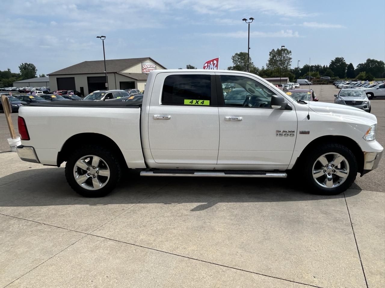RAM 1500 4WD Crew Cab 140.5" Big Horn 2015