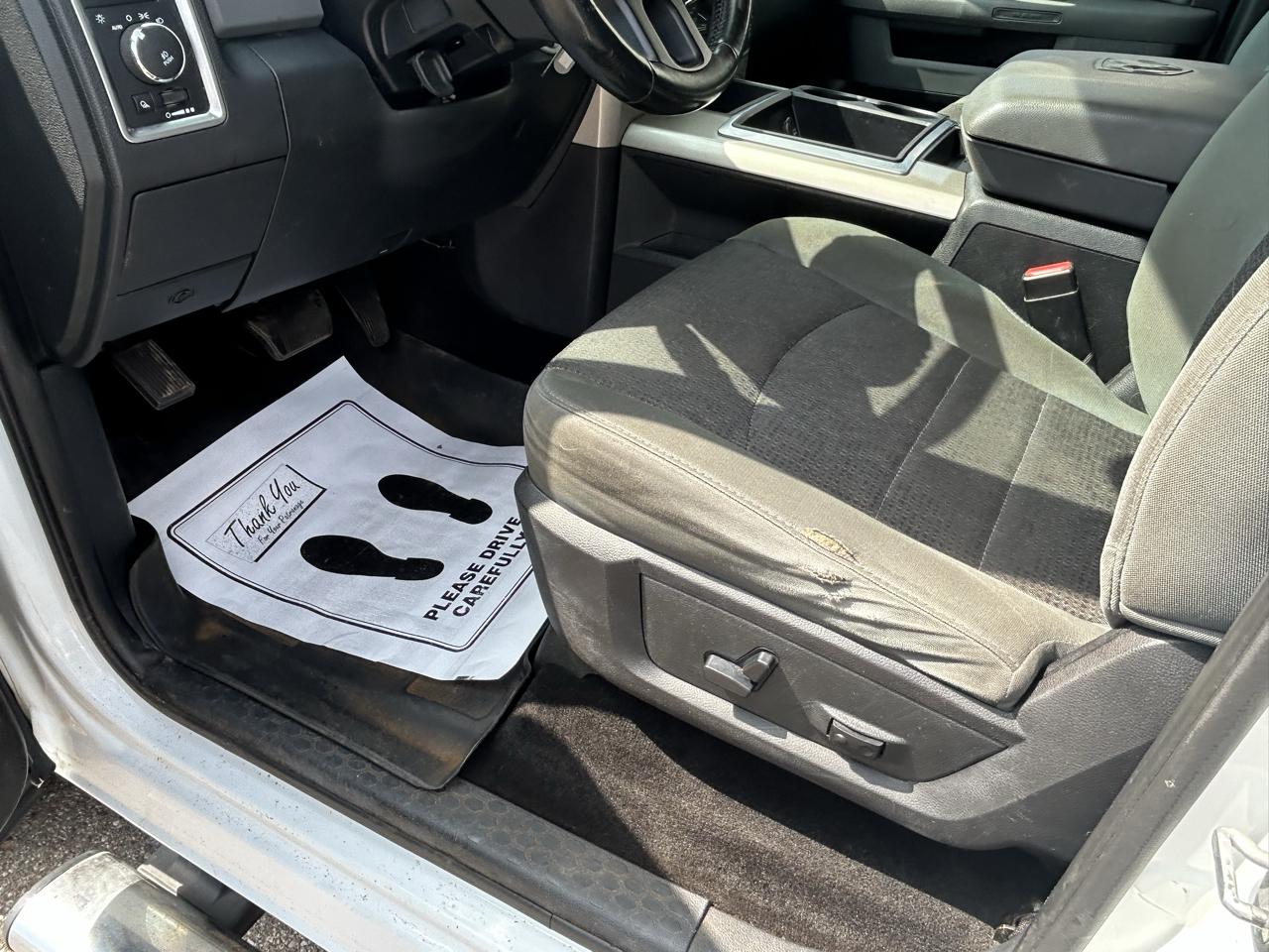 RAM 1500 4WD Crew Cab 140.5" Big Horn 2015