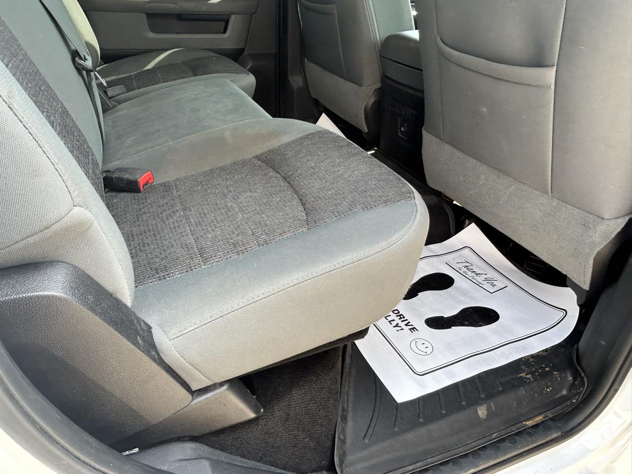 RAM 1500 4WD Crew Cab 140.5" Big Horn 2015