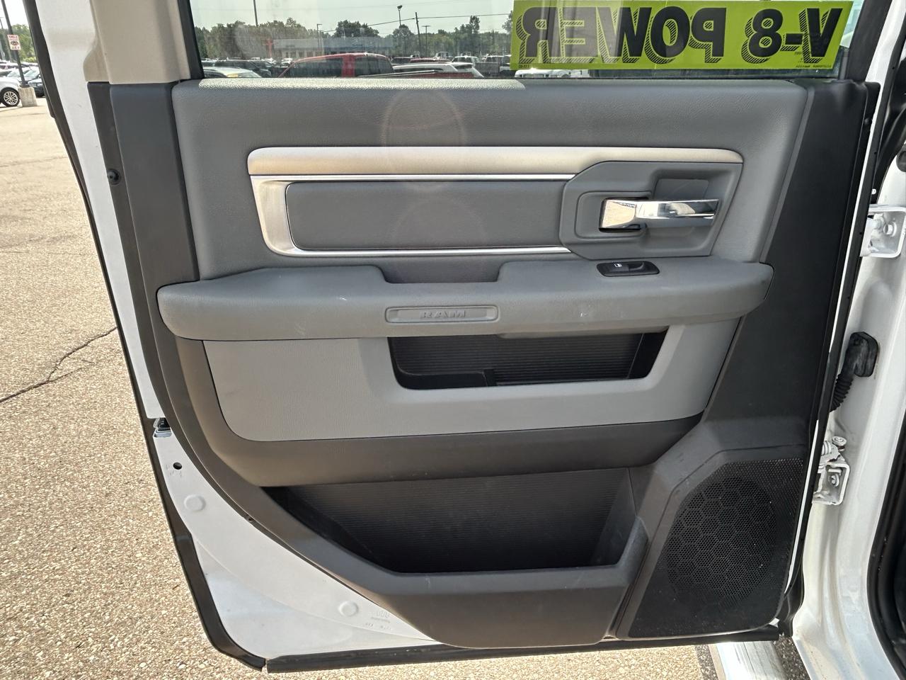 RAM 1500 4WD Crew Cab 140.5" Big Horn 2015