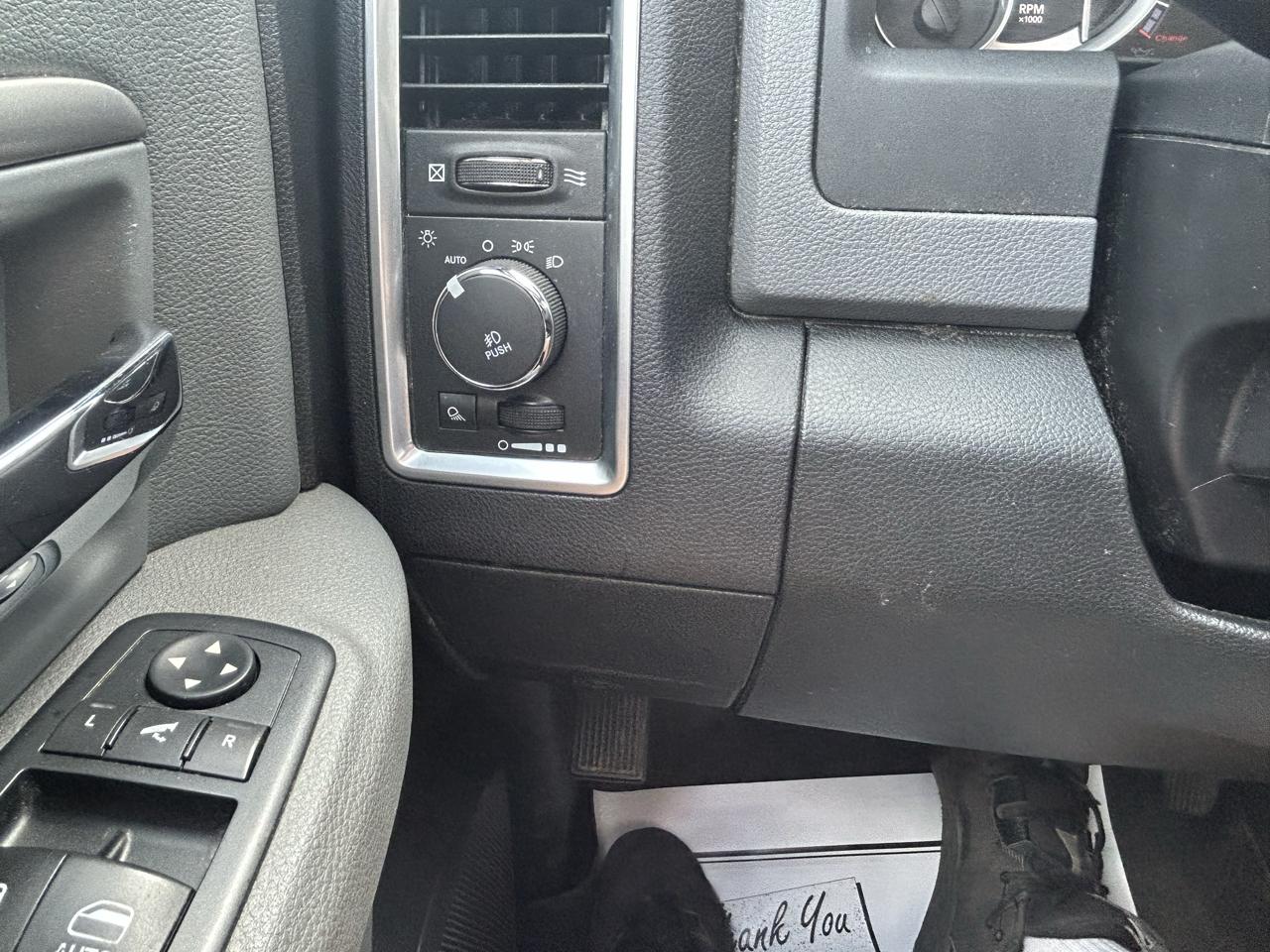 RAM 1500 4WD Crew Cab 140.5" Big Horn 2015