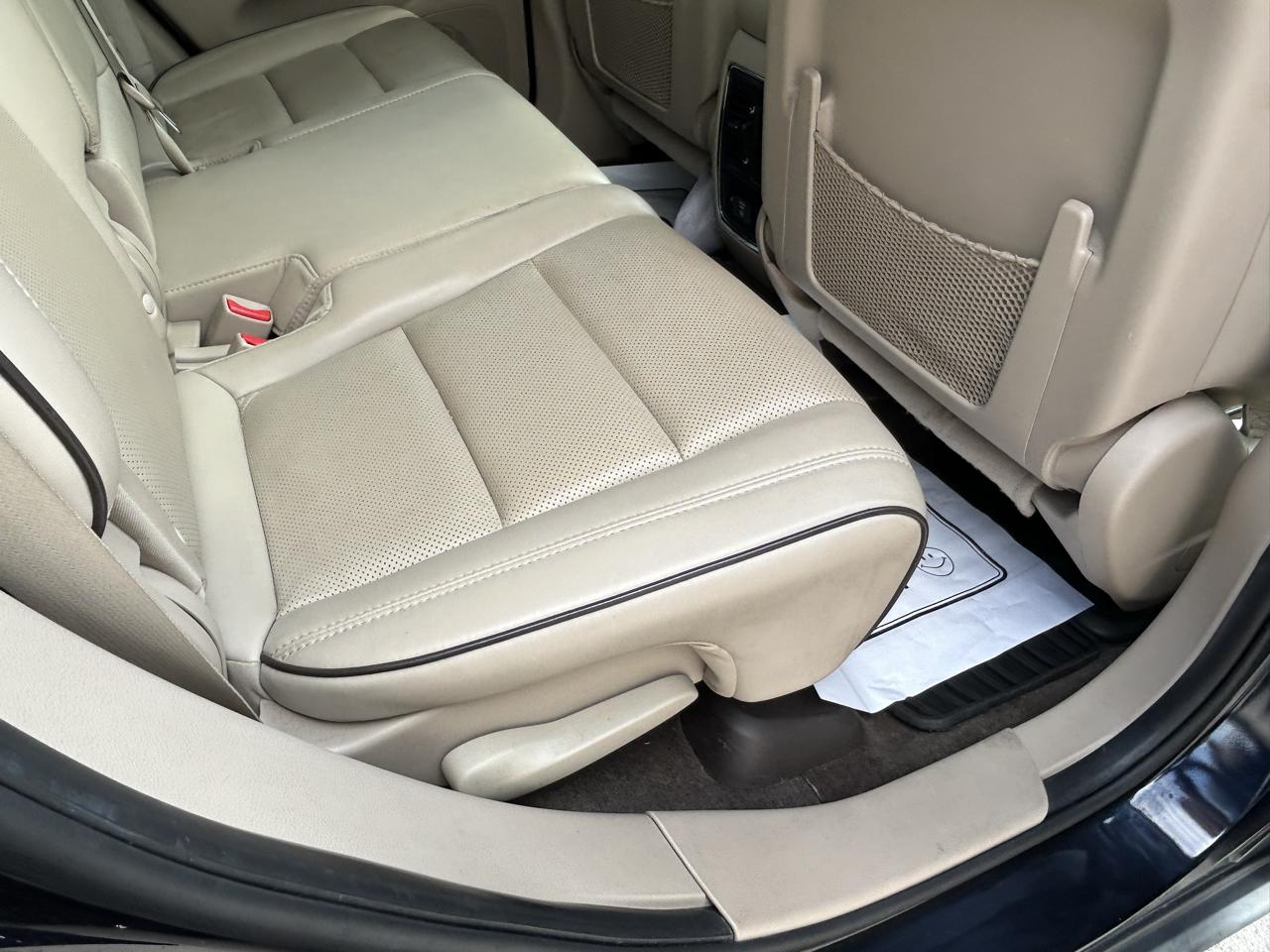 Jeep Grand Cherokee 4WD 4dr Overland 2011