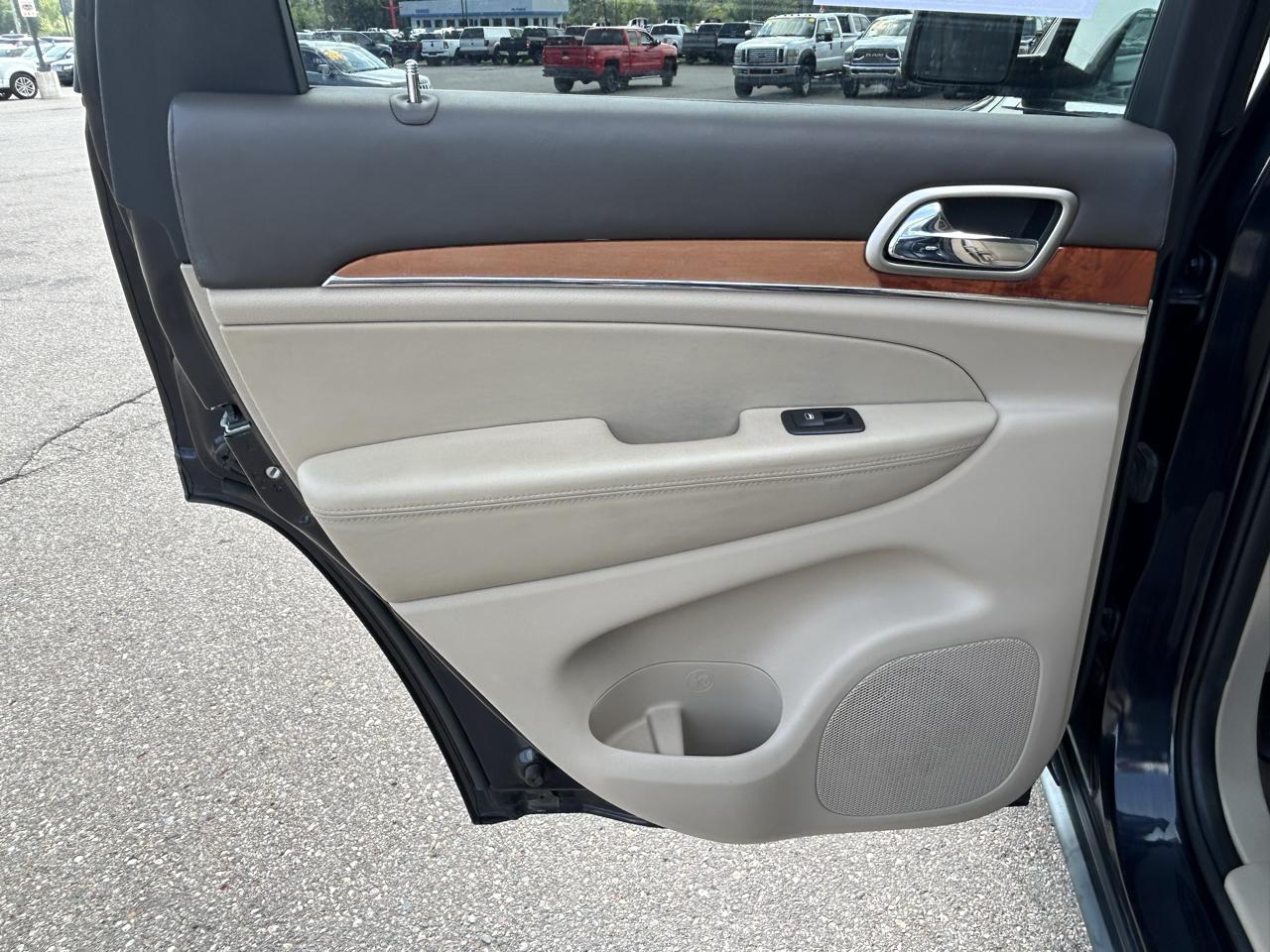 Jeep Grand Cherokee 4WD 4dr Overland 2011