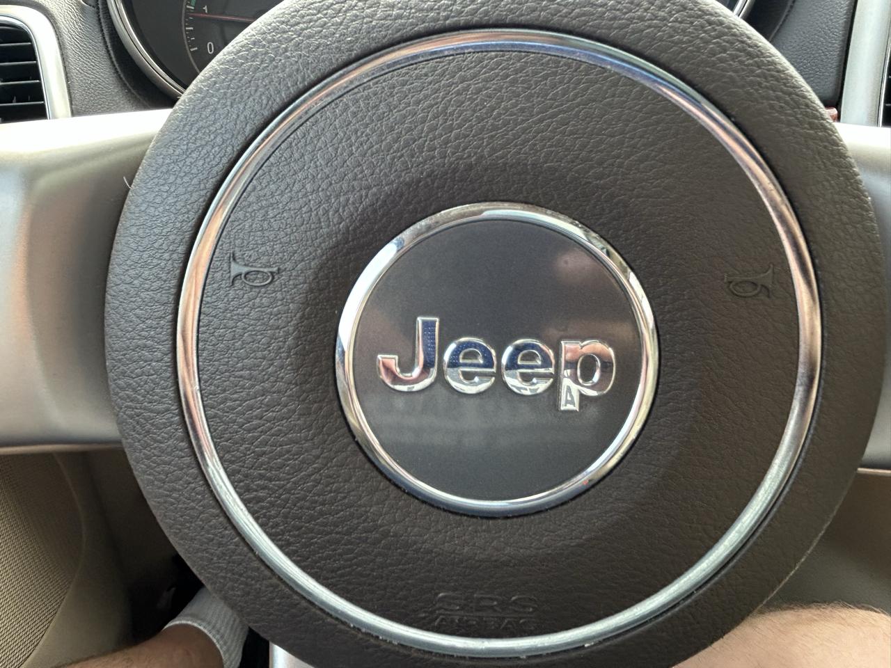 Jeep Grand Cherokee 4WD 4dr Overland 2011