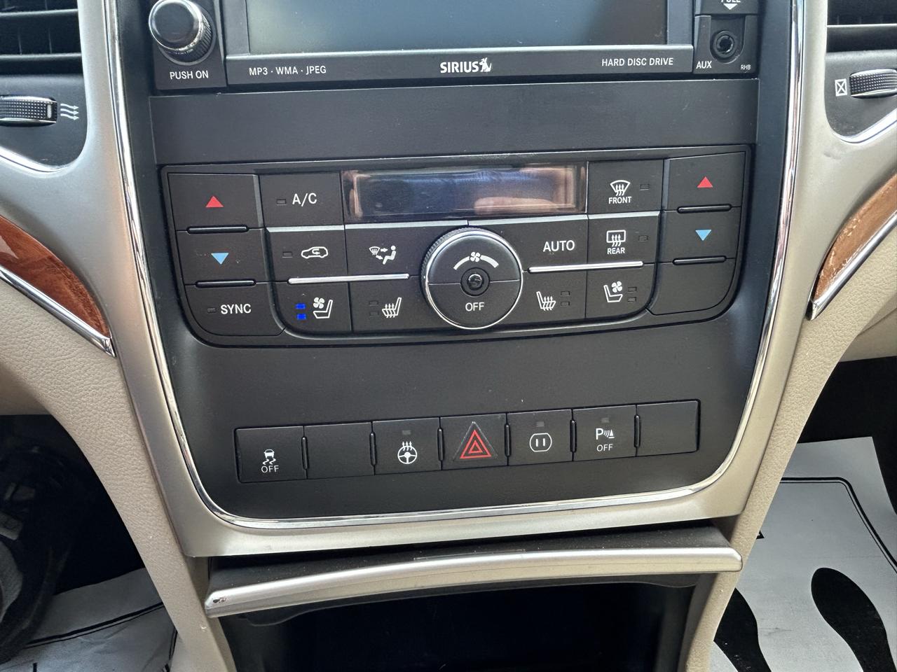 Jeep Grand Cherokee 4WD 4dr Overland 2011