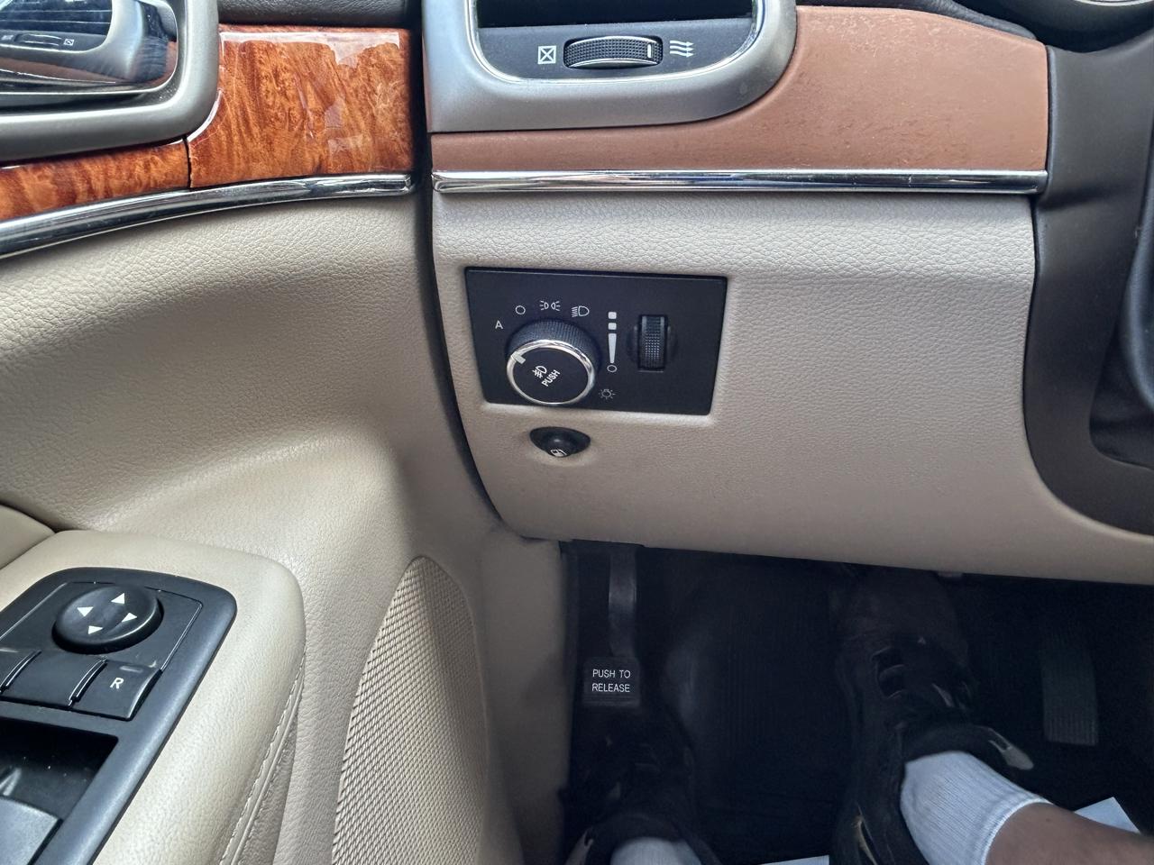 Jeep Grand Cherokee 4WD 4dr Overland 2011