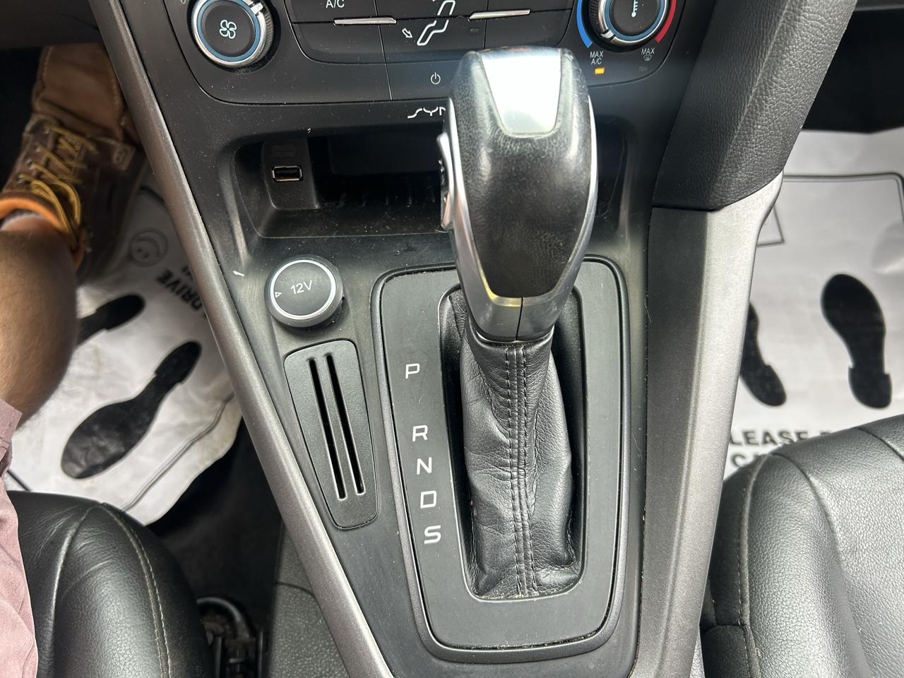 Ford Focus 5dr HB SE 2015